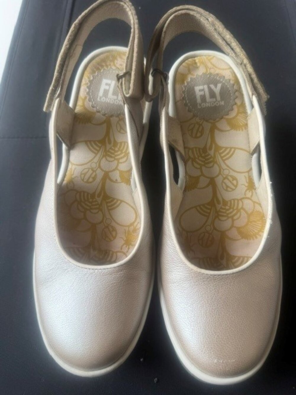 Fly Sling-back Wedge in Soft Gold